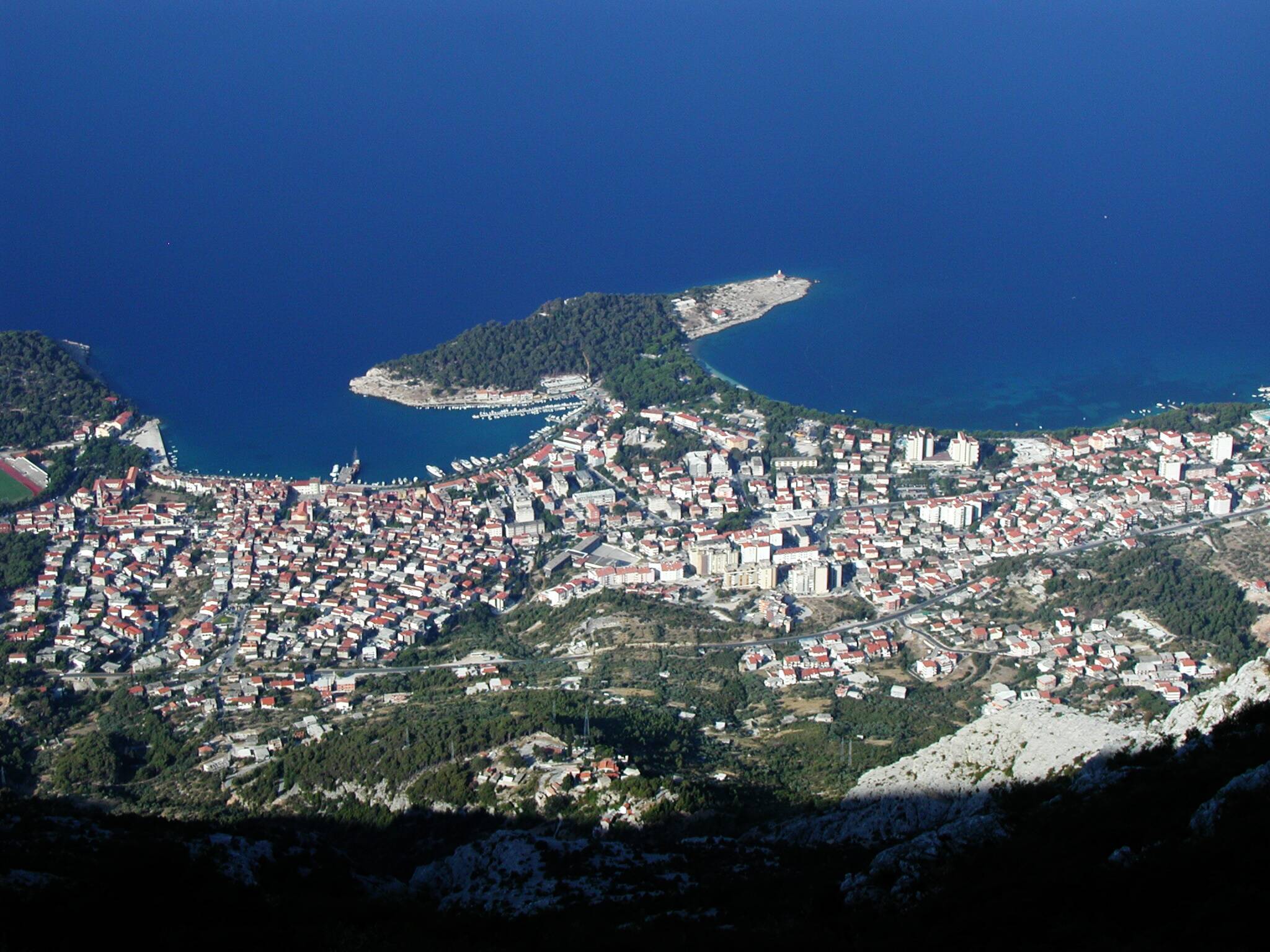 Makarska - pohled na město z vrcholků Biokova